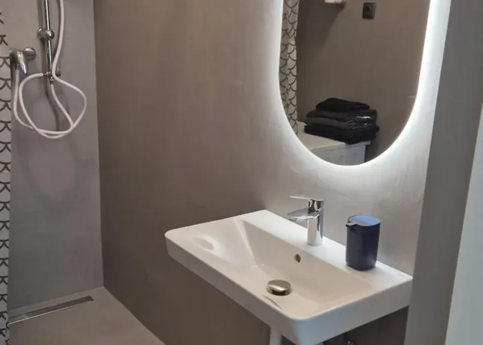 Betterhome Am Stadion I Free Parking I Self Check-in Lägenhet